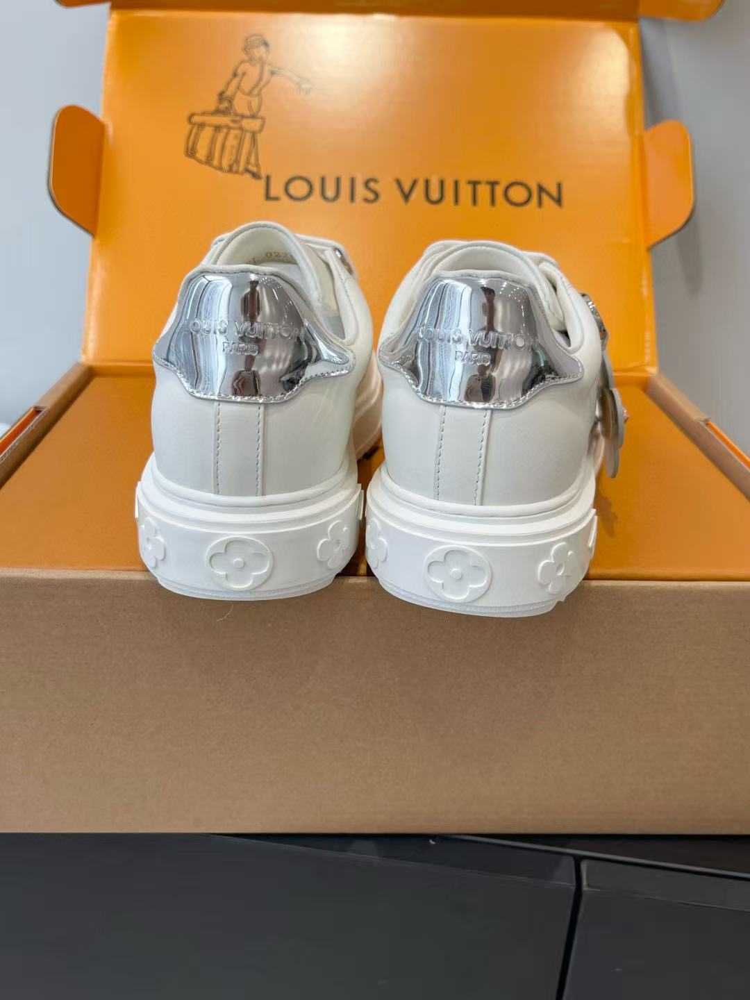 LVの高品質プリントカジュアルシューズ【50％割引+送料無料】