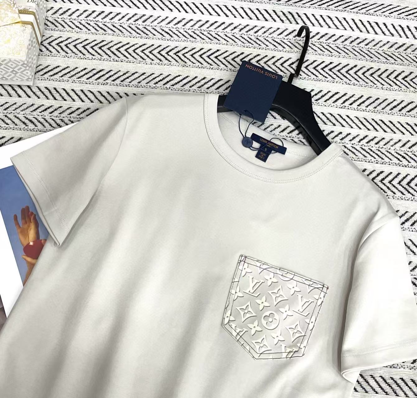 LVポケットプリントTシャツ【50％割引+送料無料】