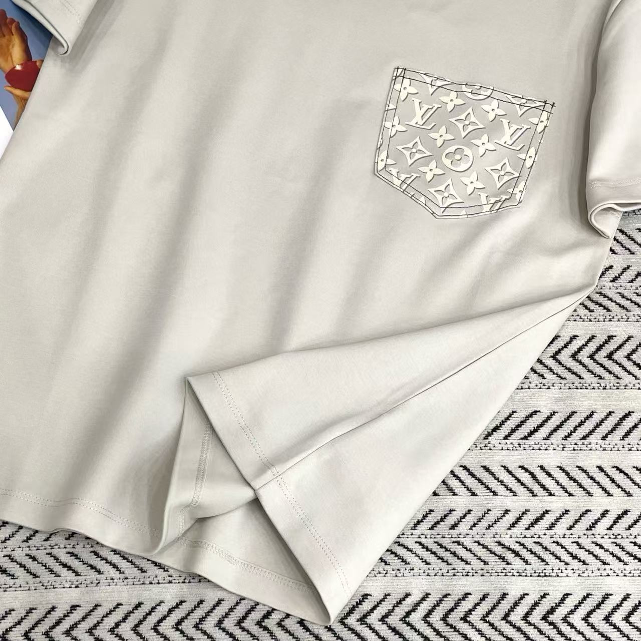 LVポケットプリントTシャツ【50％割引+送料無料】