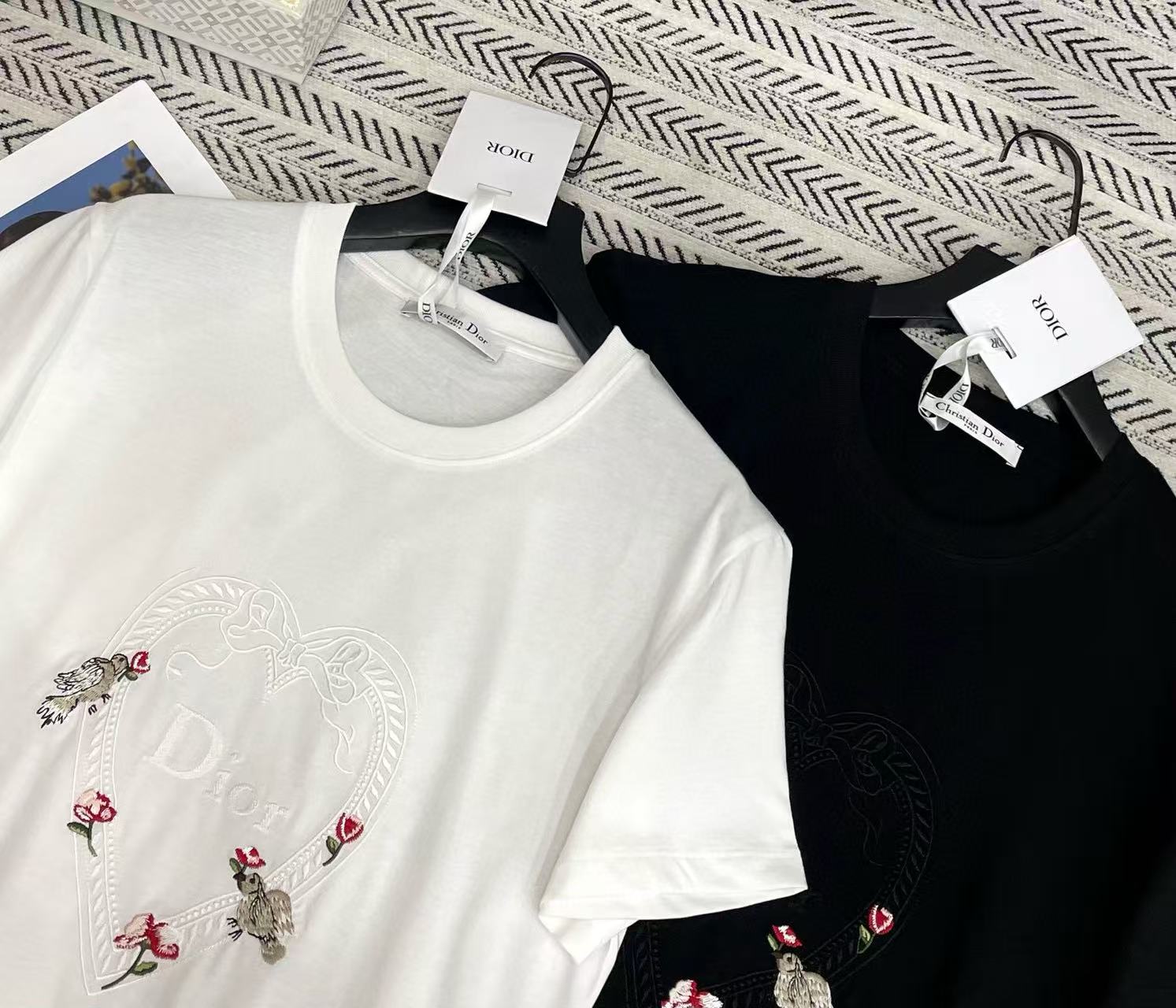 DIOR エンブロイダリー ハート レター Tシャツ【50％割引+送料無料】