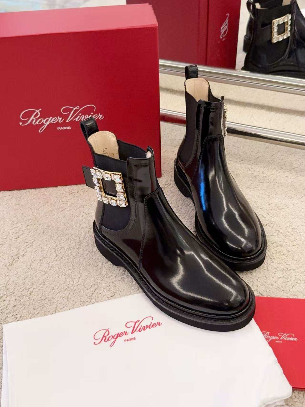 R0ger Vivier高品質のスクエアバックルアンクルブーツ【50％割引+送料無料】