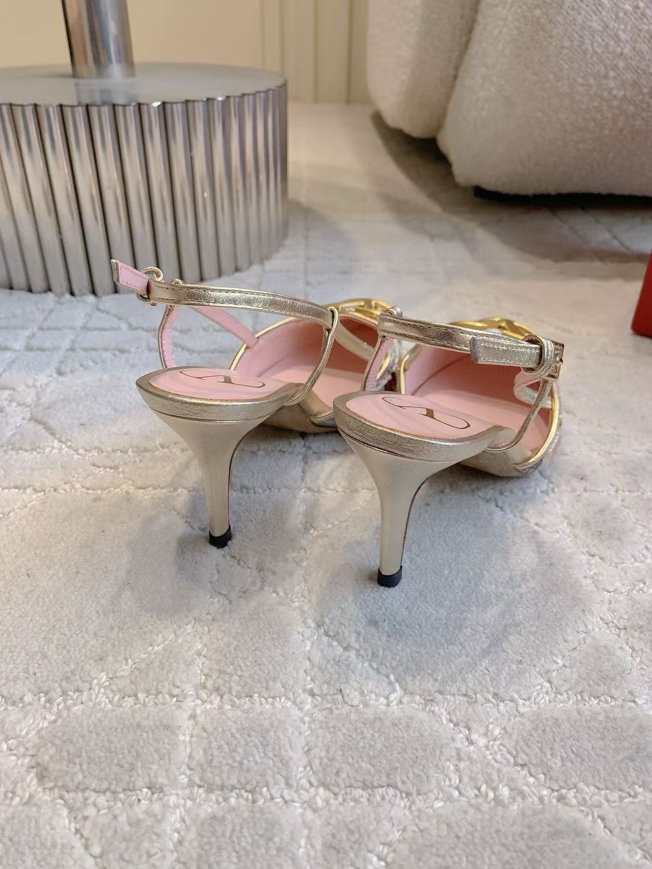 VALENT1NO 高品質スパンコール付きポインテッドトゥハイヒール【50％割引+送料無料】