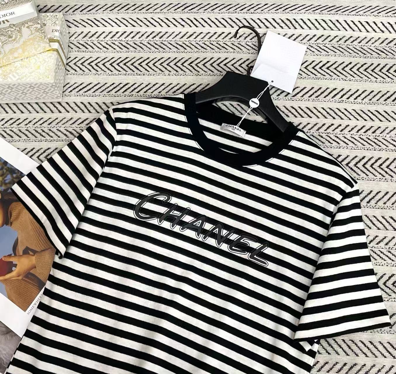 CHANE1 ストライプレターTシャツ【50％割引+送料無料】