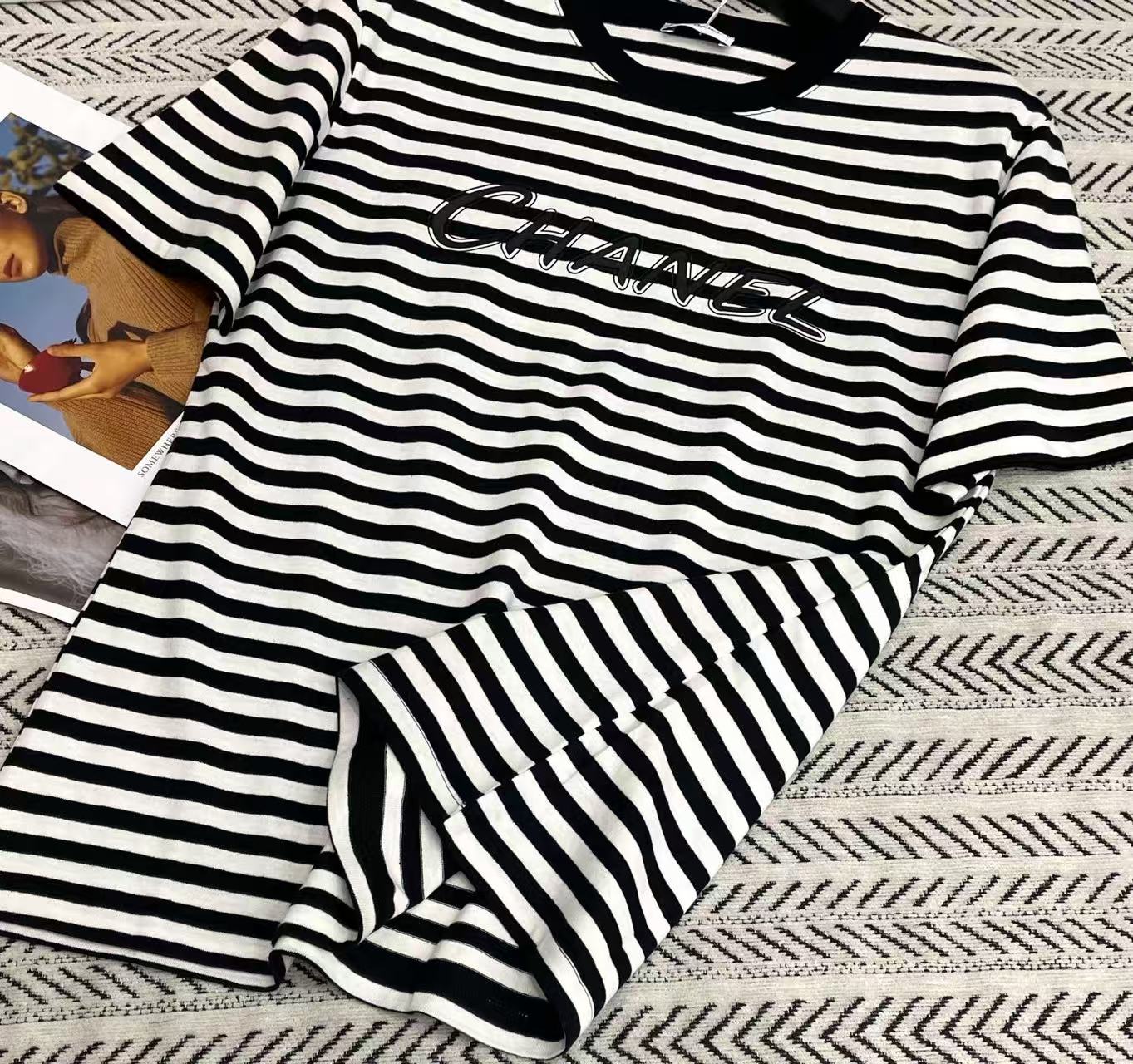 CHANE1 ストライプレターTシャツ【50％割引+送料無料】