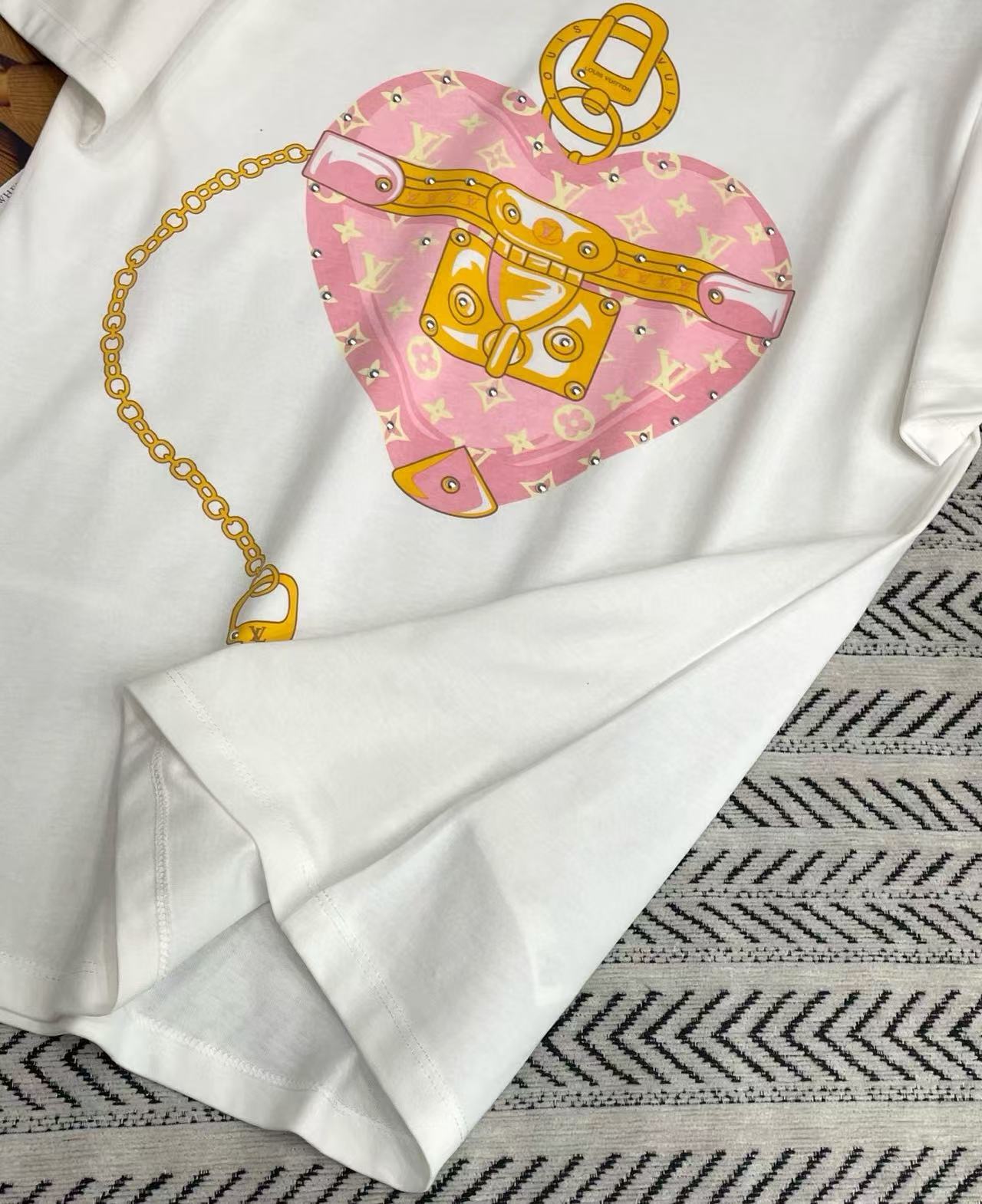 LV ハートキー Tシャツ【50％割引+送料無料】