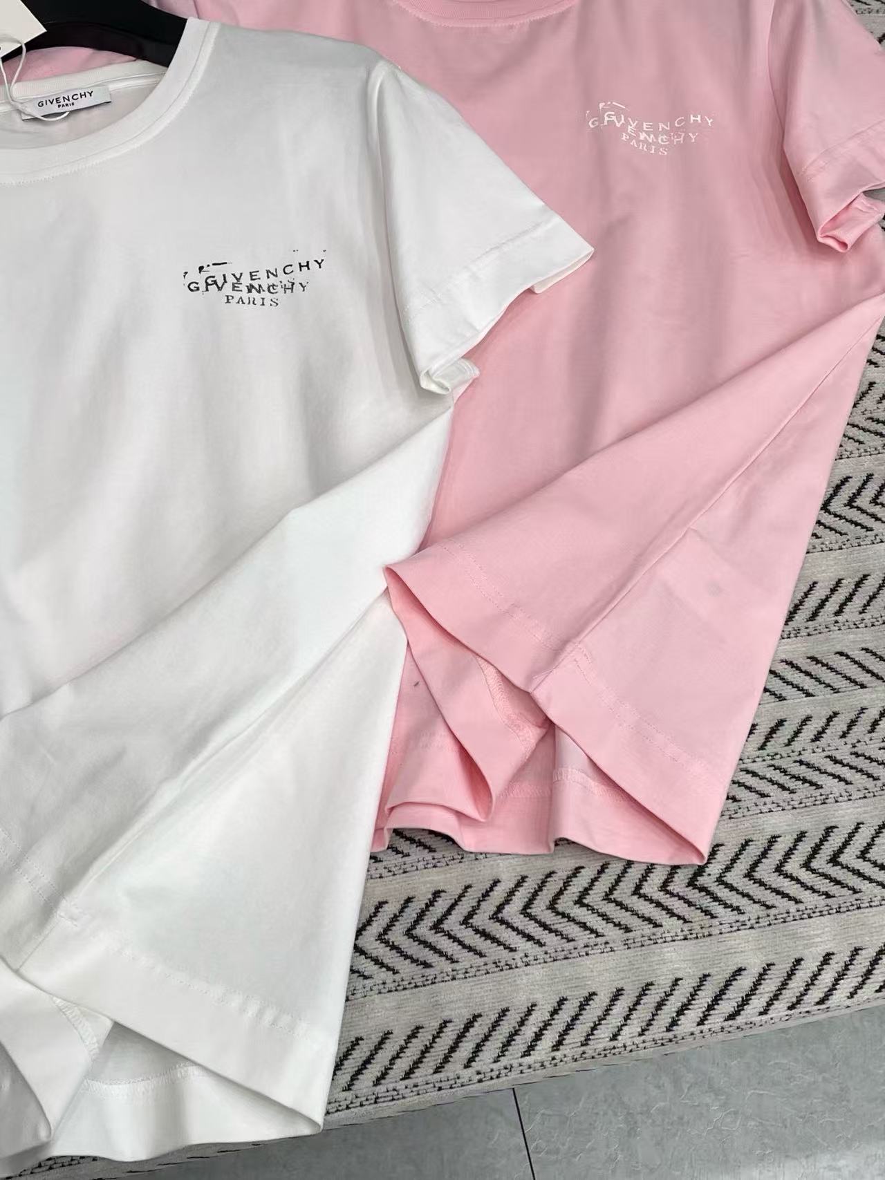 G1VENCHY シンプルレターTシャツ【50％割引+送料無料】