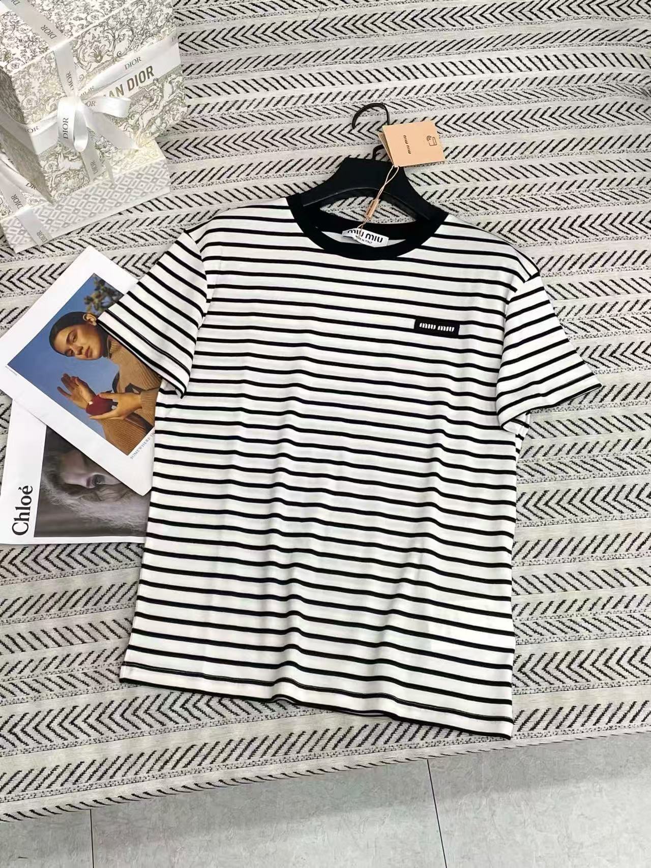 M1UM1U ストライプレターTシャツ【50％割引+送料無料】