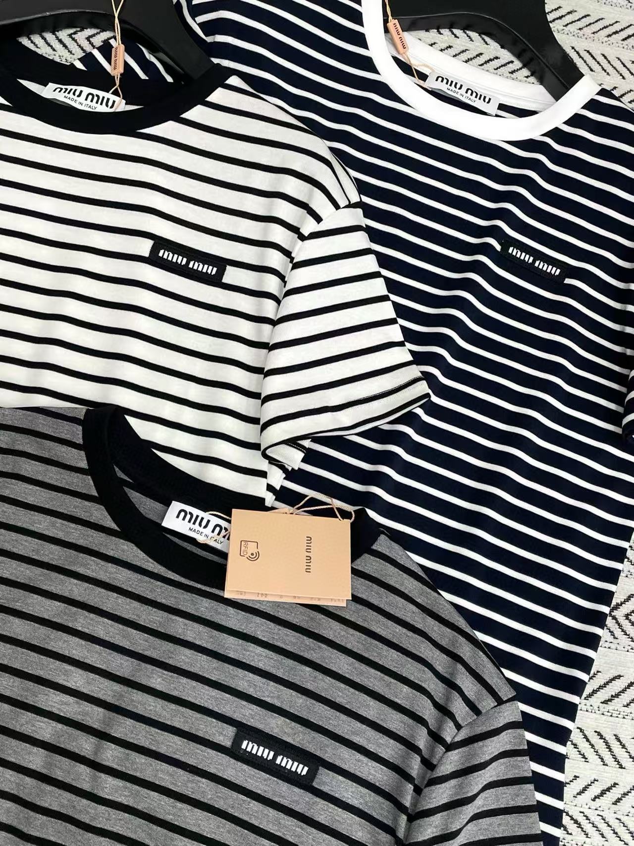 M1UM1U ストライプレターTシャツ【50％割引+送料無料】