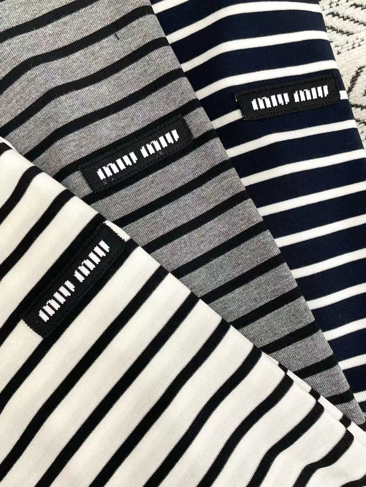 M1UM1U ストライプレターTシャツ【50％割引+送料無料】