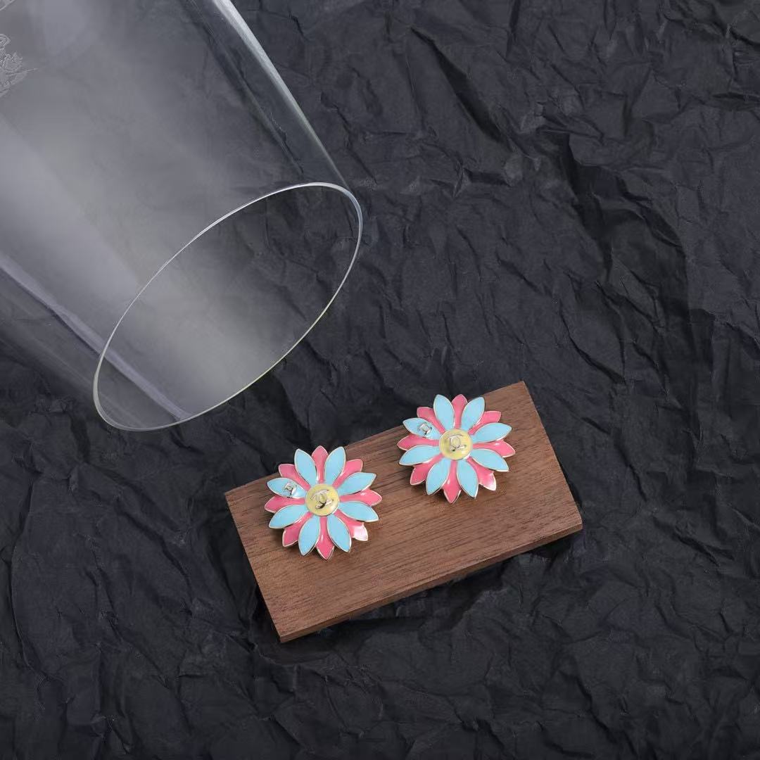 CHANE1 ダブルC フラワー スタッドピアス【50％割引+送料無料】