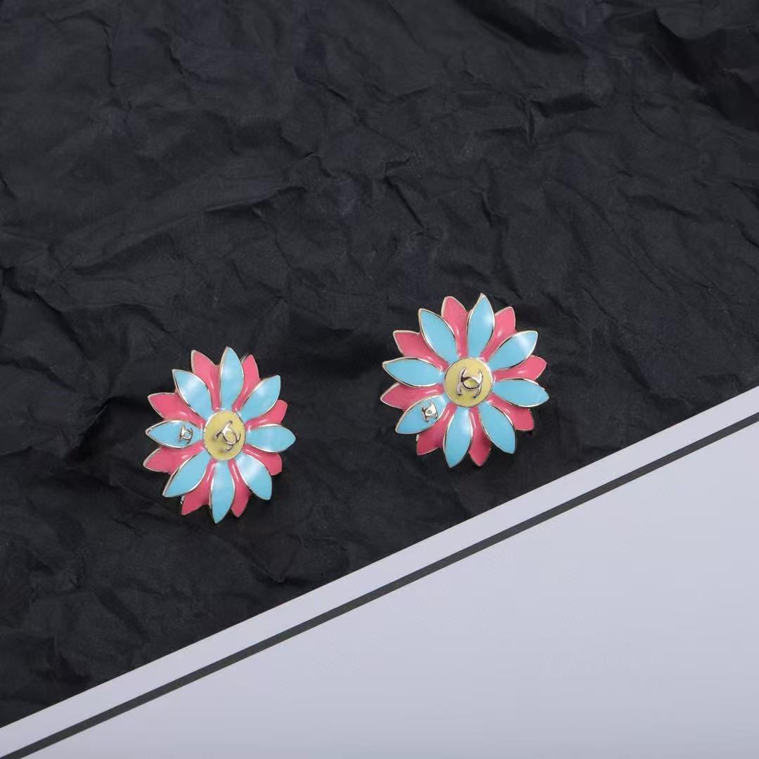 CHANE1 ダブルC フラワー スタッドピアス【50％割引+送料無料】