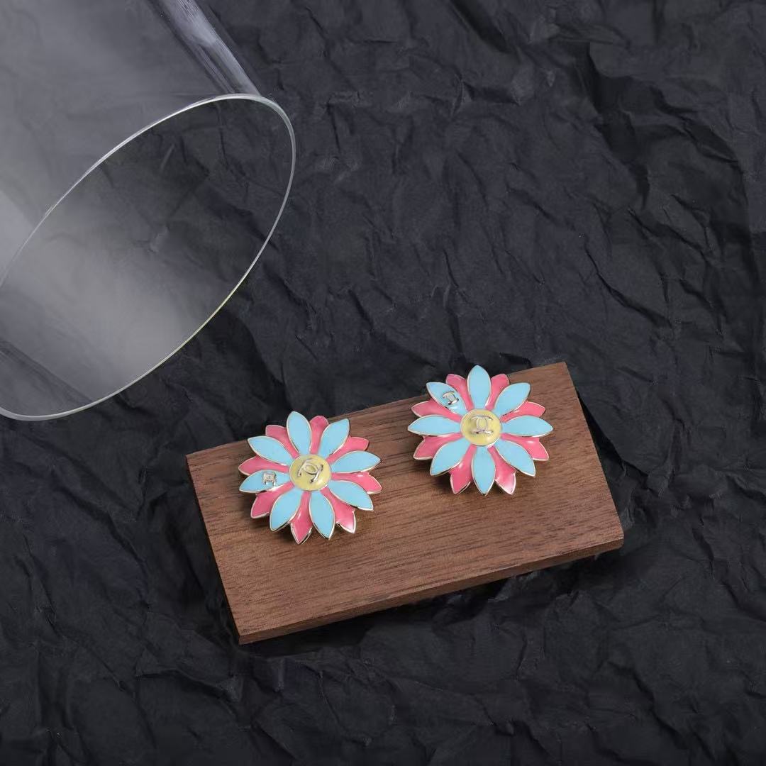 CHANE1 ダブルC フラワー スタッドピアス【50％割引+送料無料】