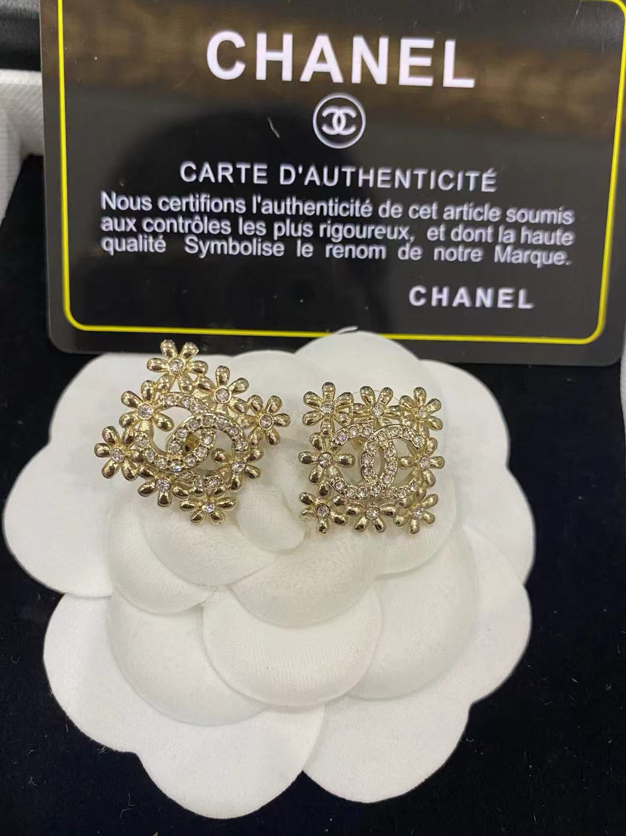 CHANE1 スノーフレーク ダブルC イヤリング【50％割引+送料無料】