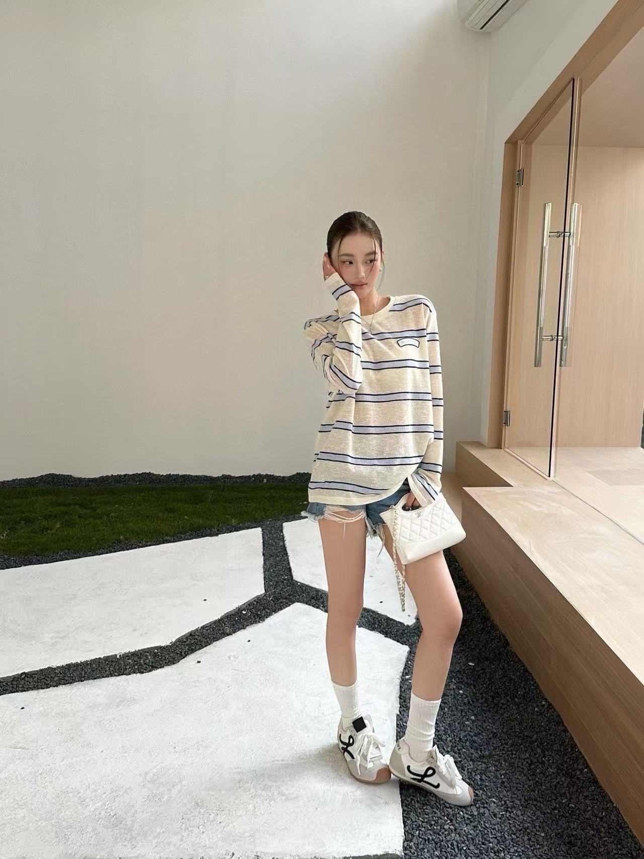 M1UM1U ストライプサンプロテクションTシャツ【50％割引+送料無料】