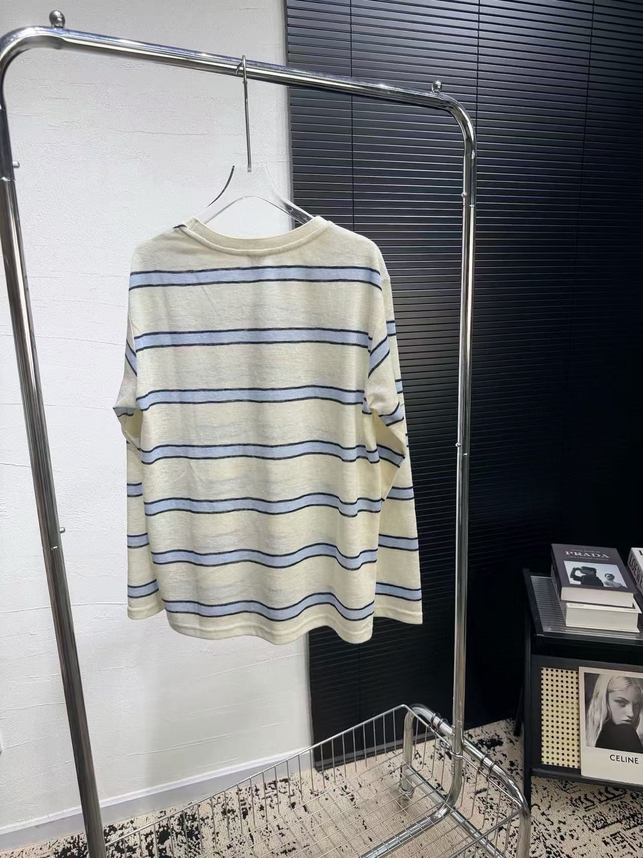 M1UM1U ストライプサンプロテクションTシャツ【50％割引+送料無料】