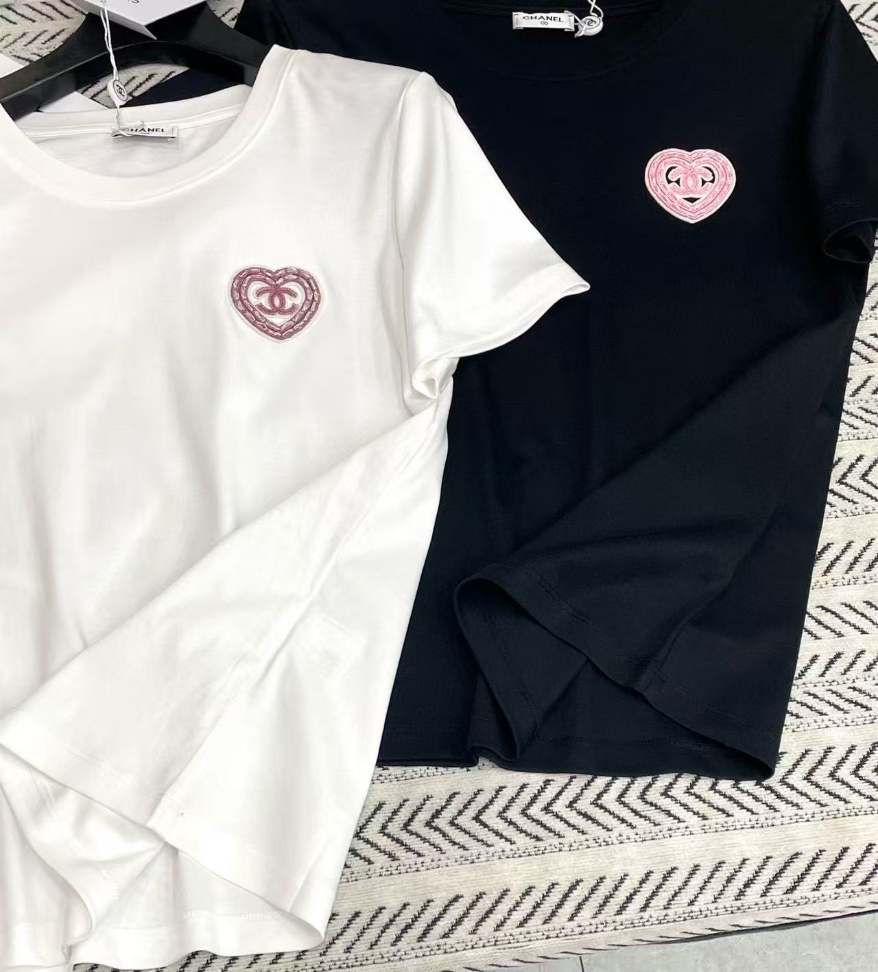 CHANE1 ダブルCハートTシャツ【50％割引+送料無料】