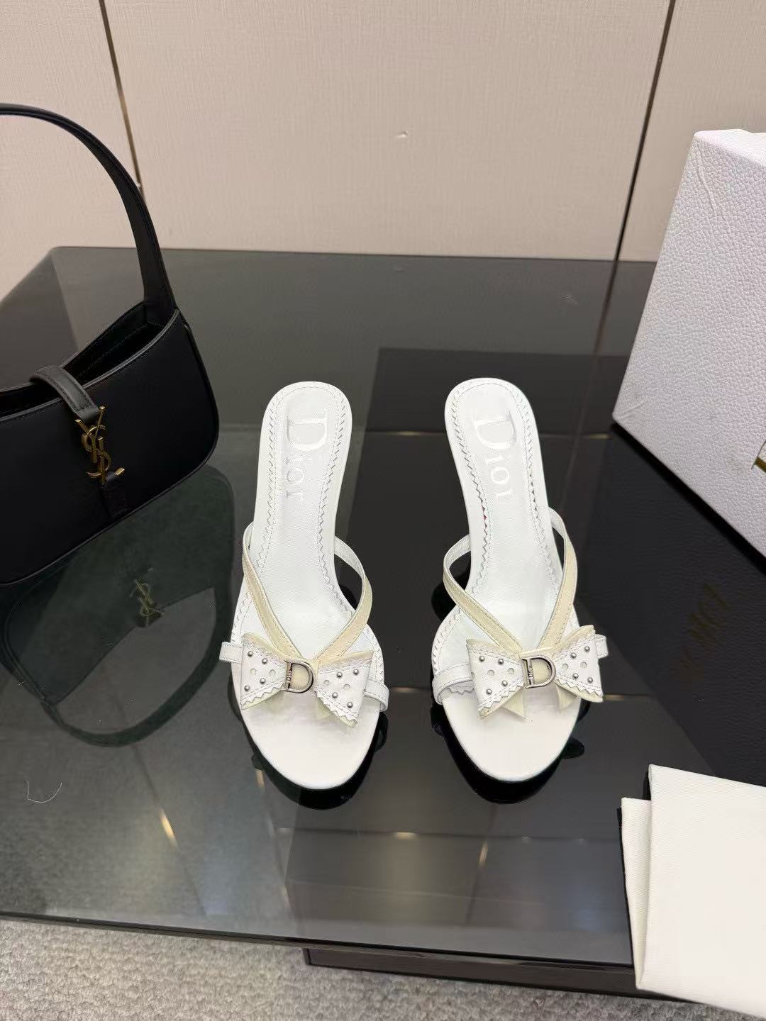 DIORの高品質ボウハイヒール【50％割引+送料無料】