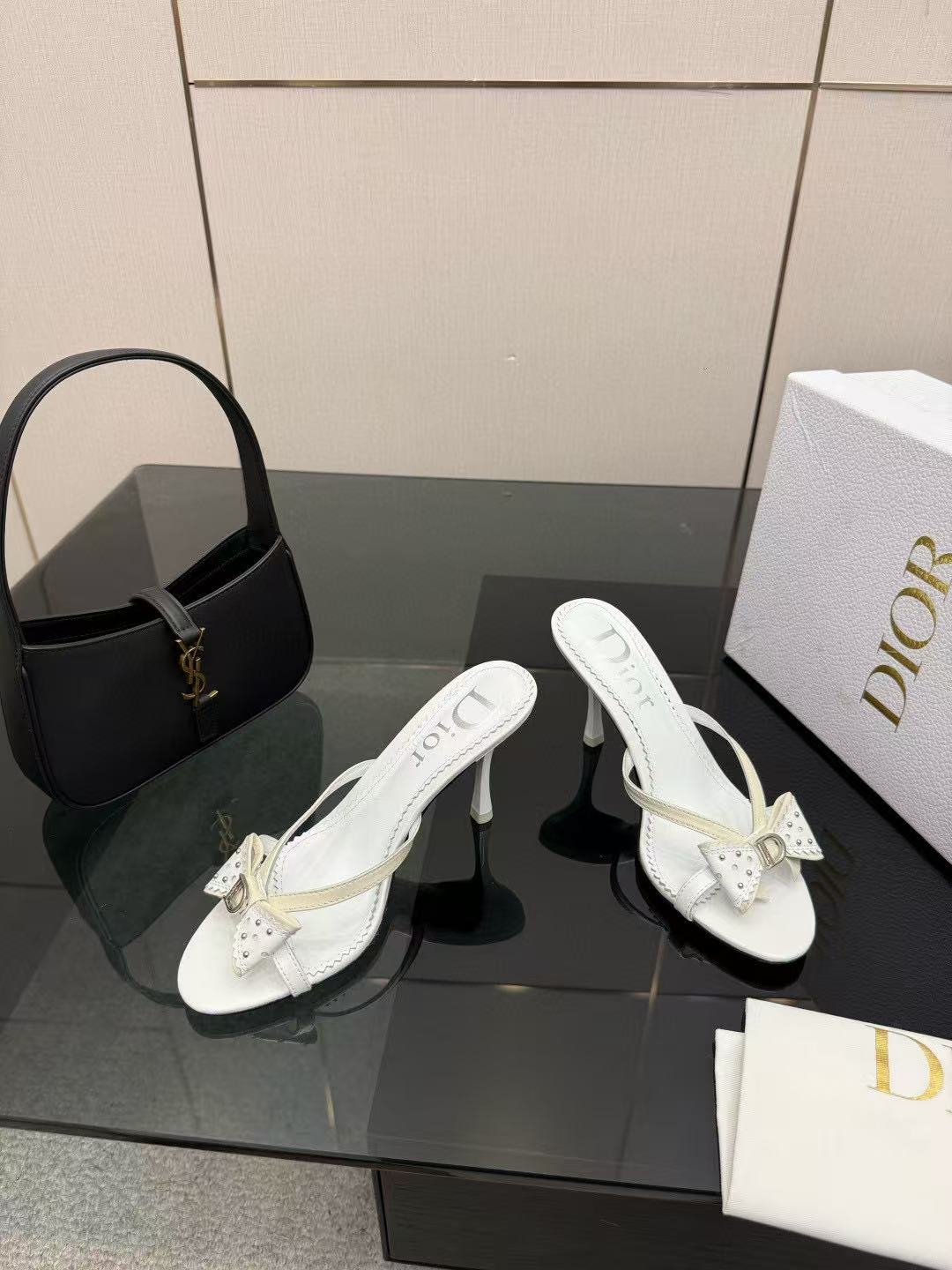 DIORの高品質ボウハイヒール【50％割引+送料無料】