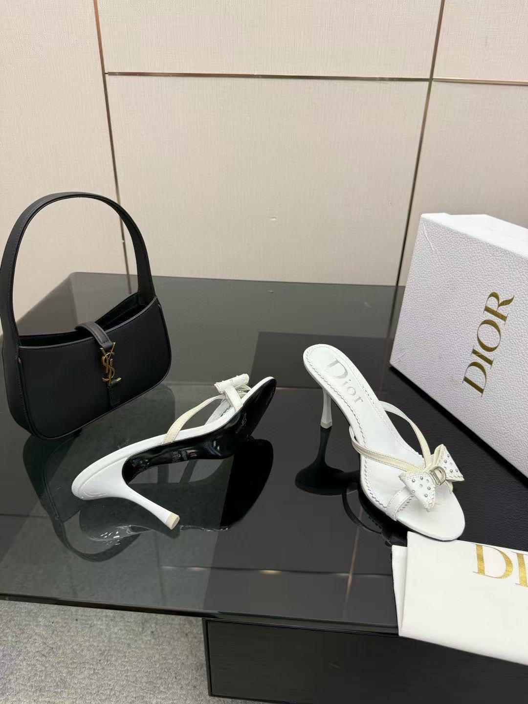 DIORの高品質ボウハイヒール【50％割引+送料無料】