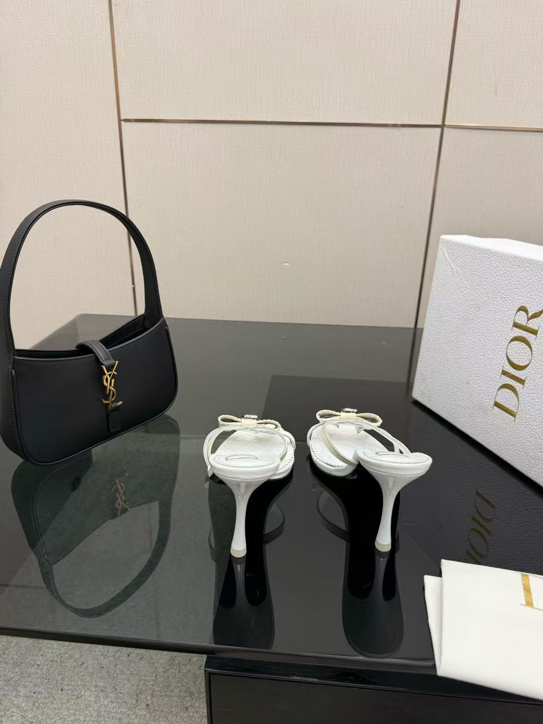 DIORの高品質ボウハイヒール【50％割引+送料無料】