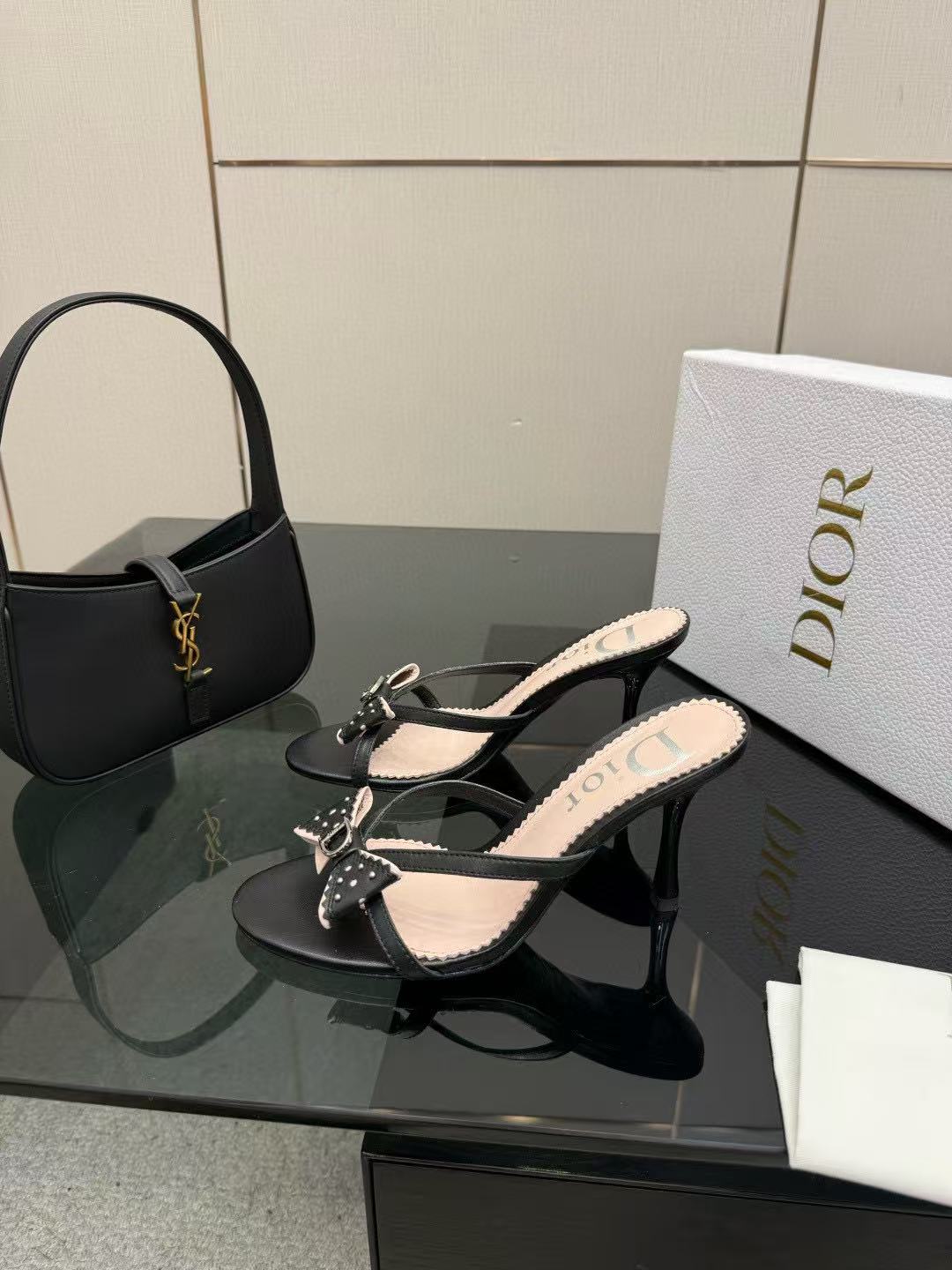 DIORの高品質ボウハイヒール【50％割引+送料無料】