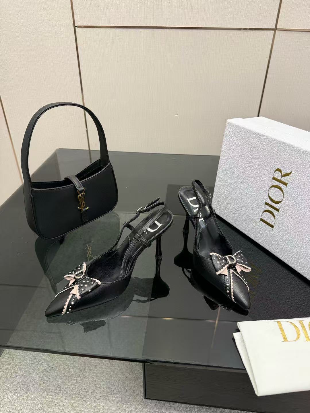 DIOR 高品質レザー ポインテッドトゥ バタフライ ハイヒール【50％割引+送料無料】