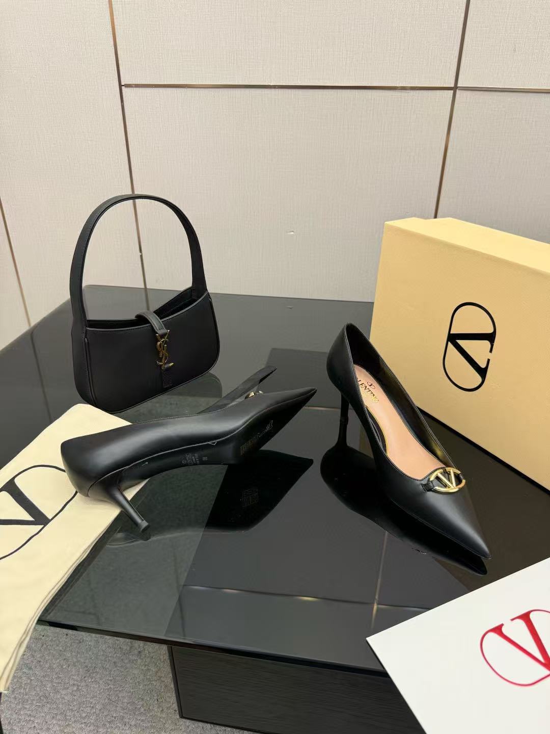 VALENT1NO高品質の牛革ハイヒール【50％割引+送料無料】