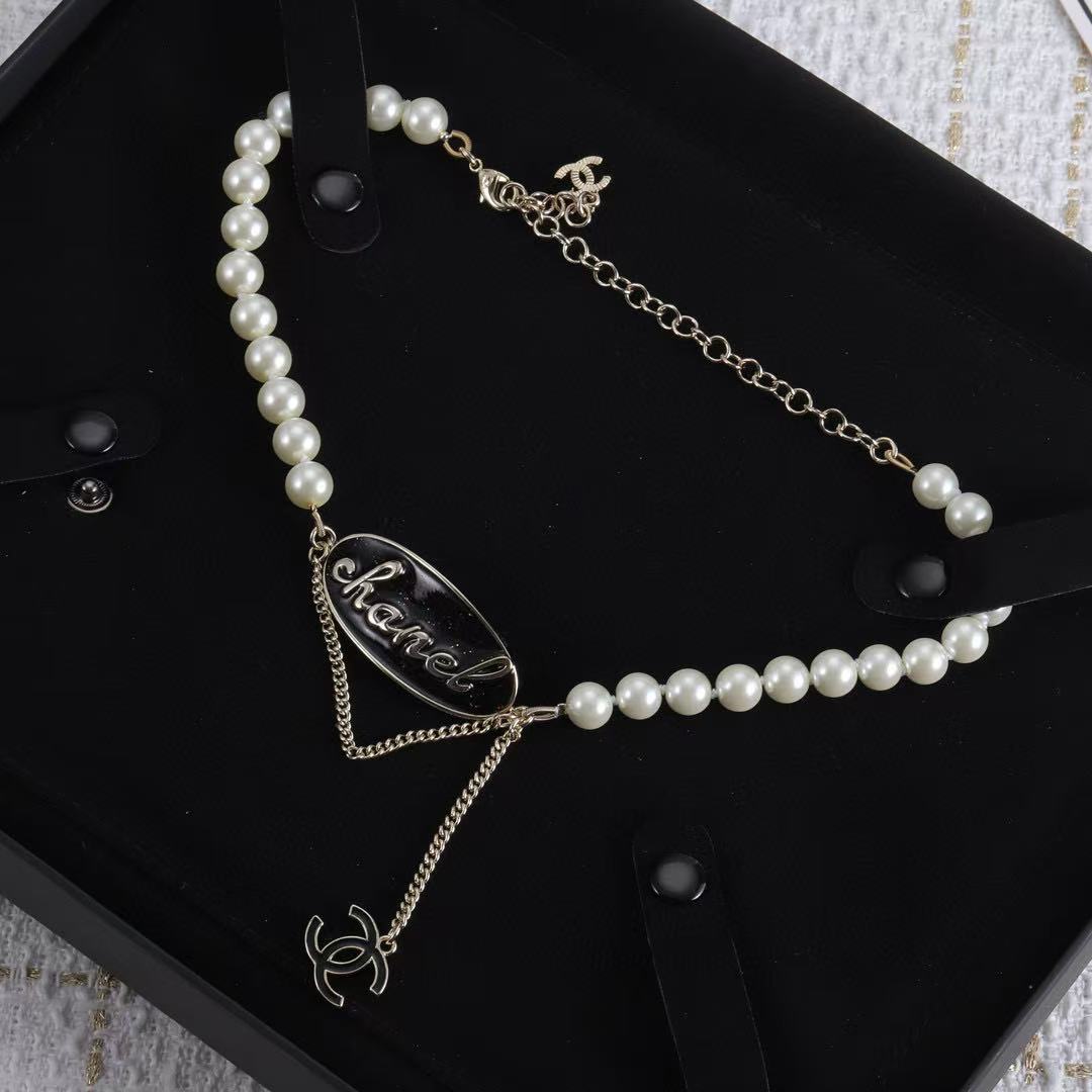 CHANE1 ダブルC パールレターネックレス【50％割引+送料無料】