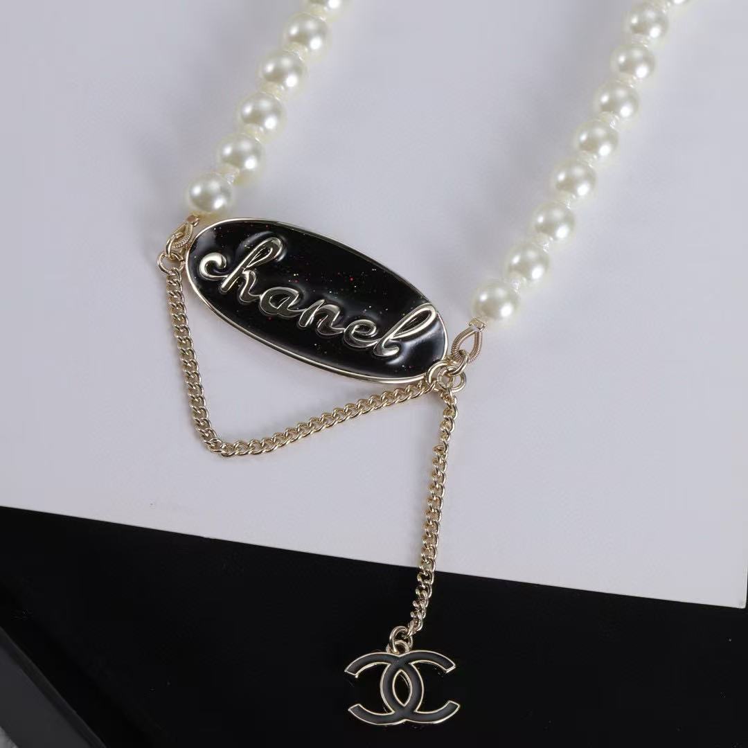 CHANE1 ダブルC パールレターネックレス【50％割引+送料無料】