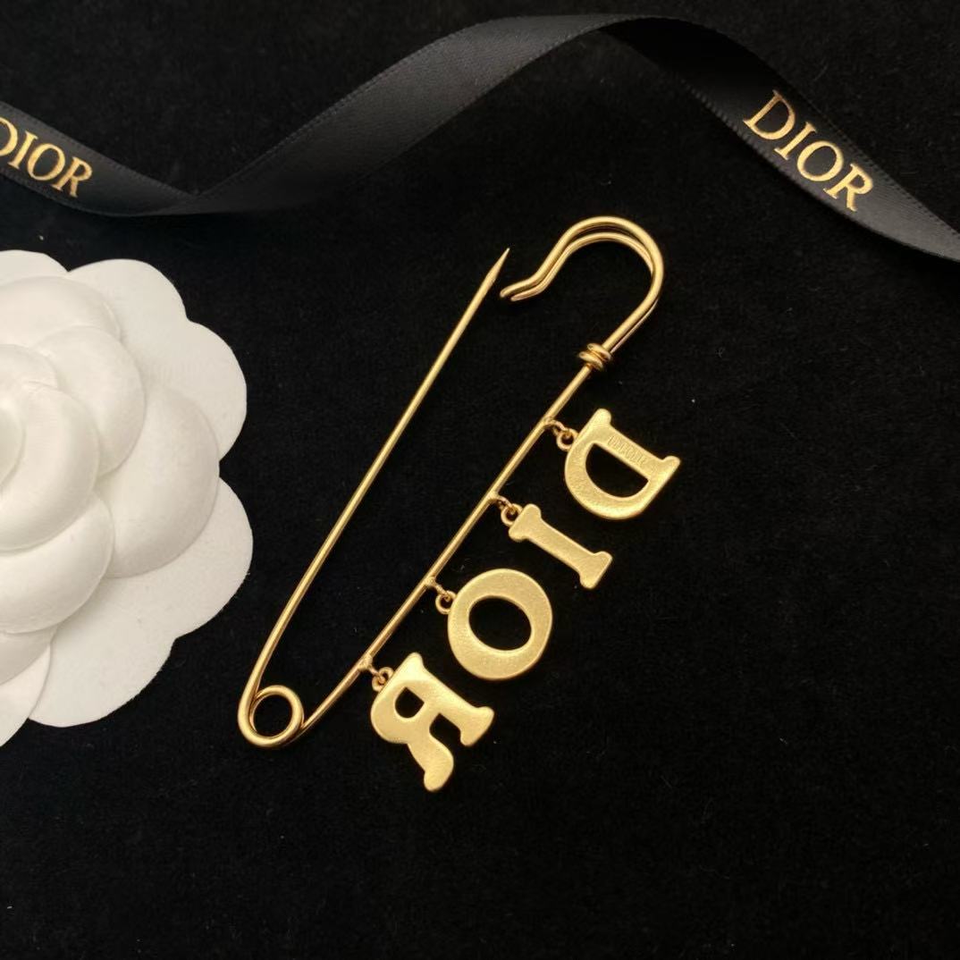 DIOR シンプルレターブローチ【50％割引+送料無料】