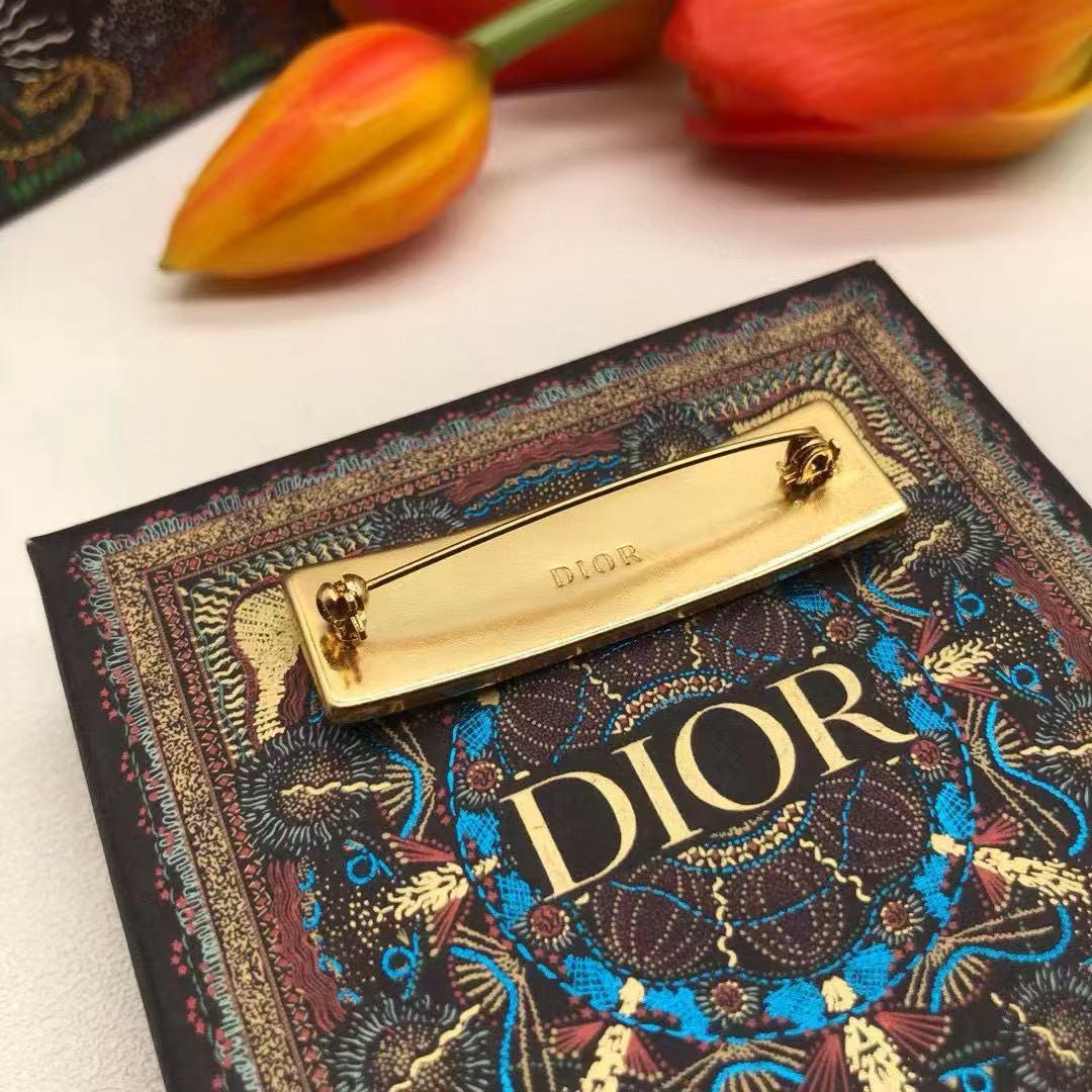 DIOR シンプルレターブローチ【50％割引+送料無料】