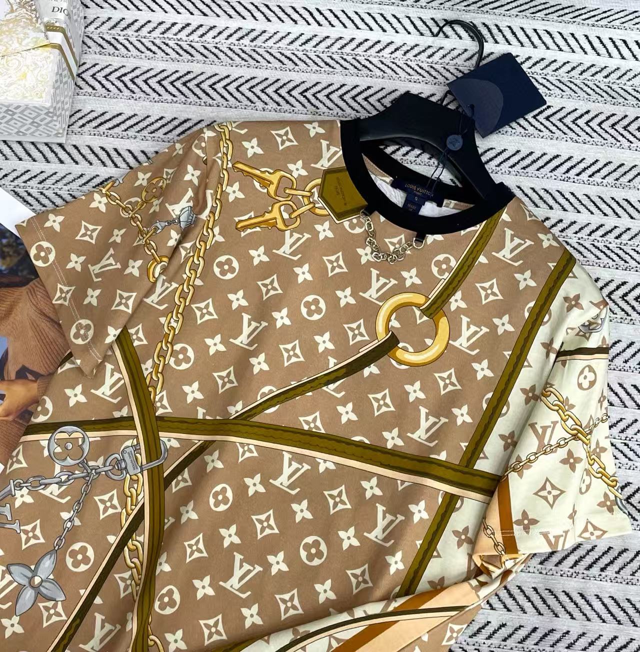 LVプリントTシャツ【50％割引+送料無料】