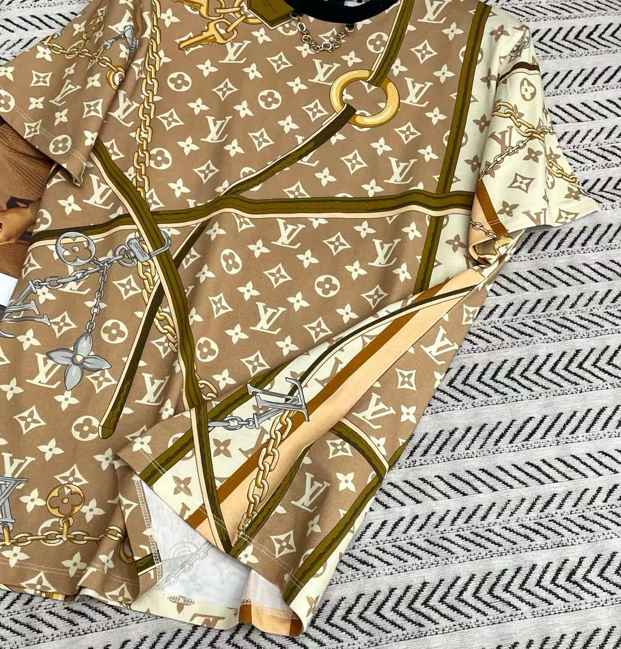 LVプリントTシャツ【50％割引+送料無料】