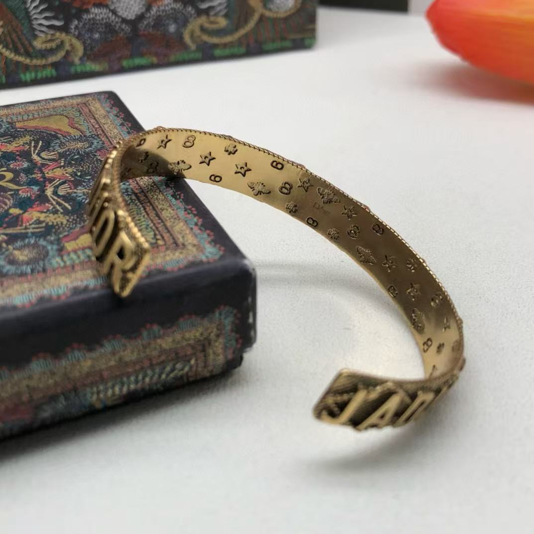 DIOR レターオープンブレスレット【50％割引+送料無料】