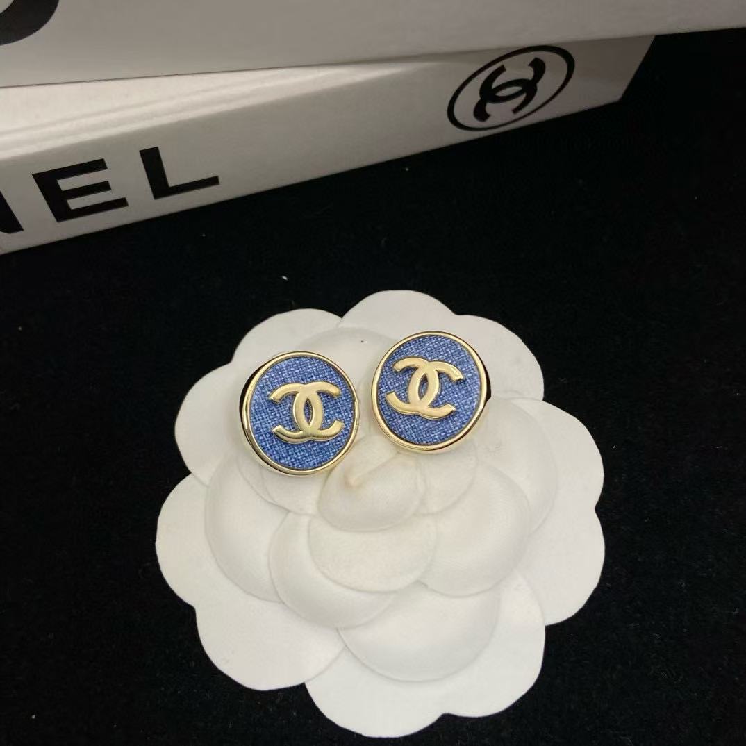 CHANE1 ブルー ダブルC スタッドピアス【50％割引+送料無料】