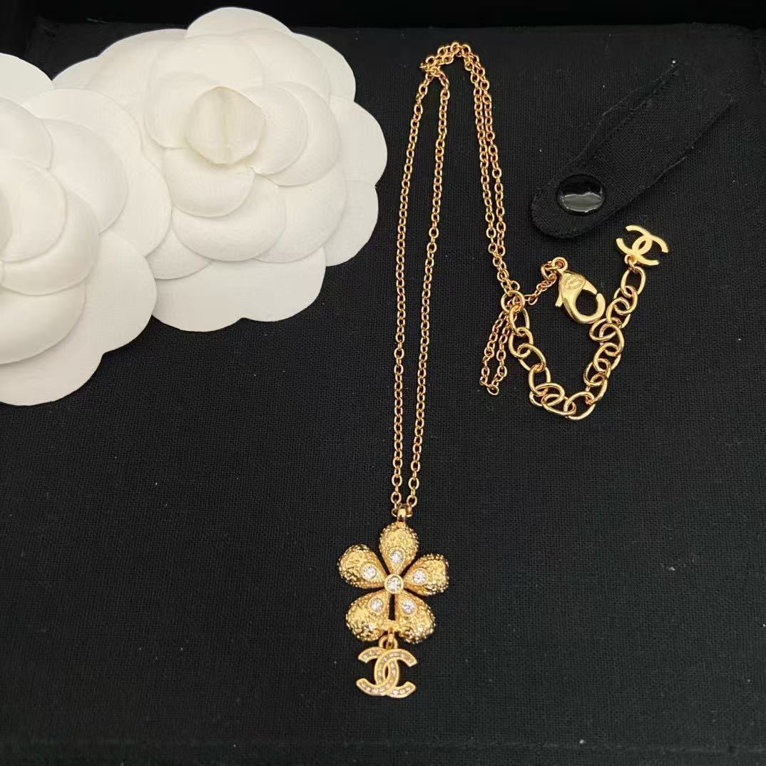 CHANE1 ダブルC フラワーネックレス【50％割引+送料無料】