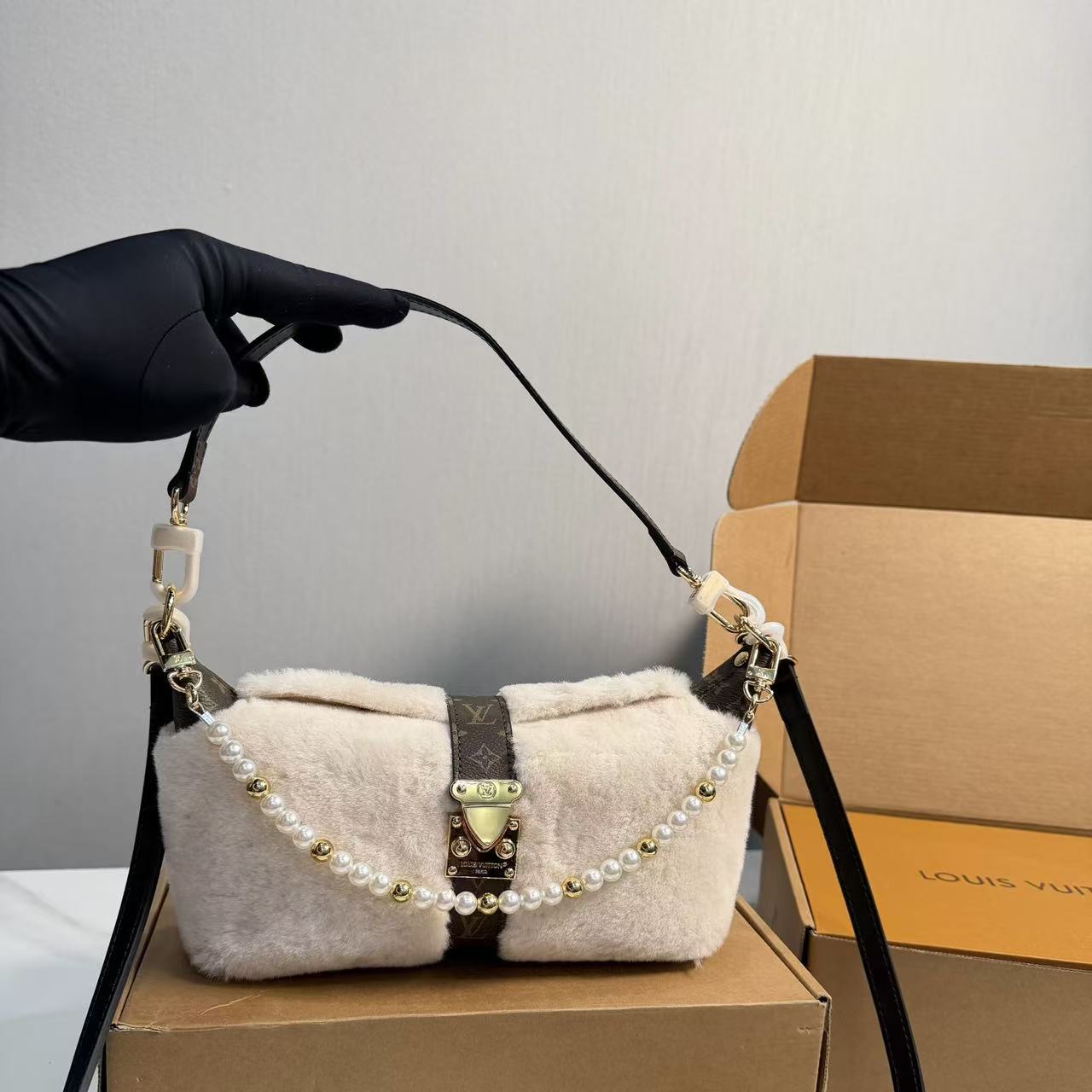 LVパールウールハンドバッグ【50％割引+送料無料】