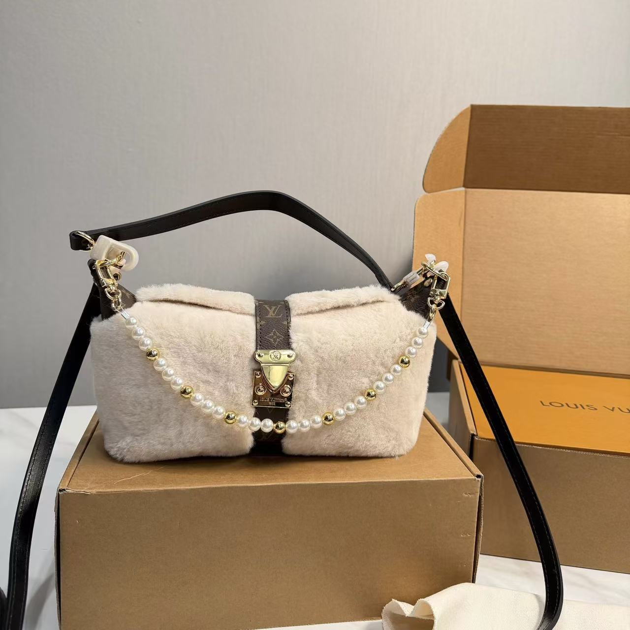 LVパールウールハンドバッグ【50％割引+送料無料】