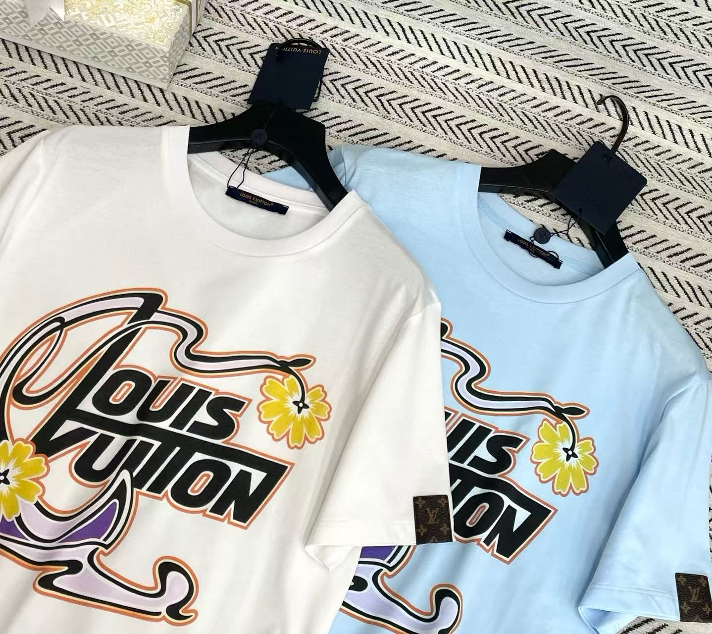 LVプリントレターTシャツ【50％割引+送料無料】