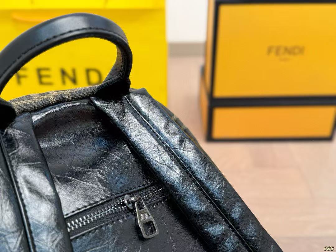 FEND1FF ベアバックパック【50％割引+送料無料】