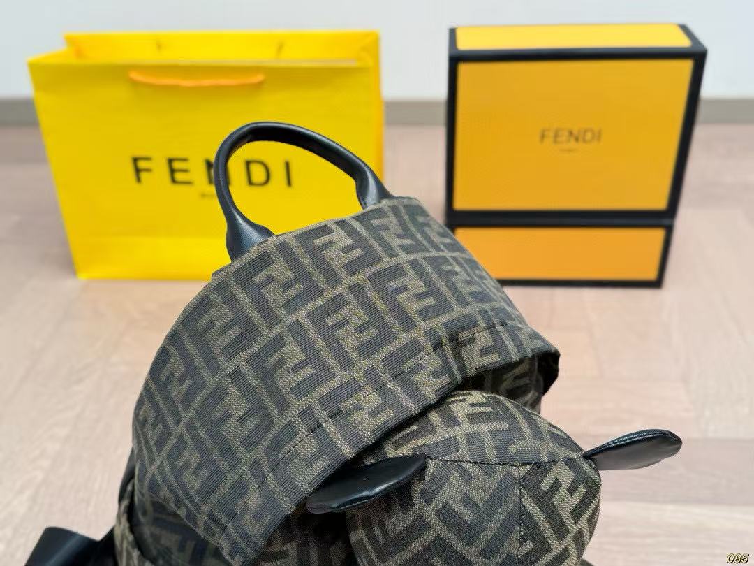 FEND1FF ベアバックパック【50％割引+送料無料】