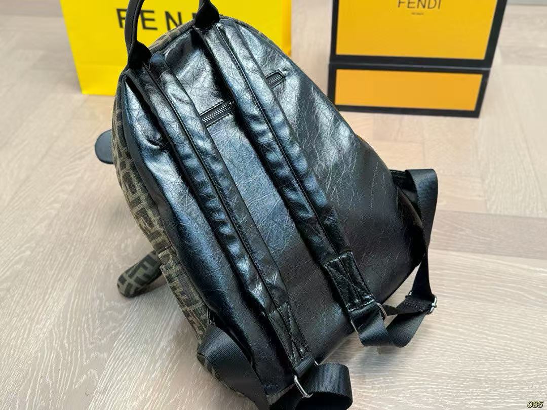 FEND1FF ベアバックパック【50％割引+送料無料】