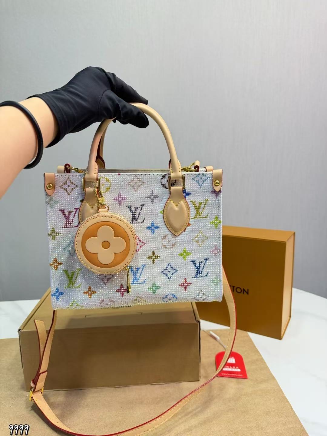 LV Onthegoラインストーンプリントハンドバッグ【50％割引+送料無料】