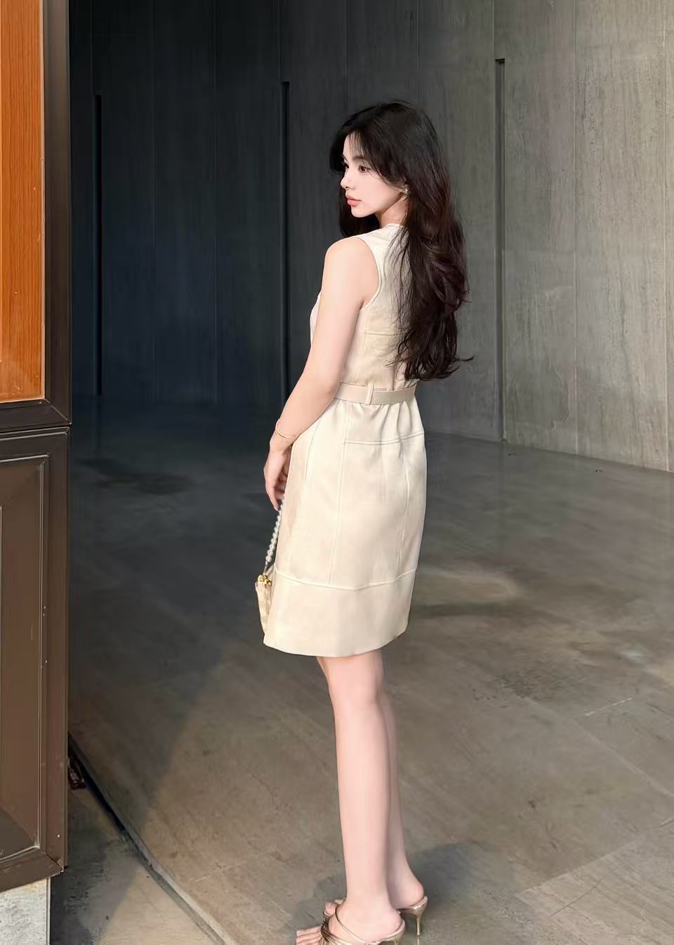 LVプリントのノースリーブドレス【50％割引+送料無料】