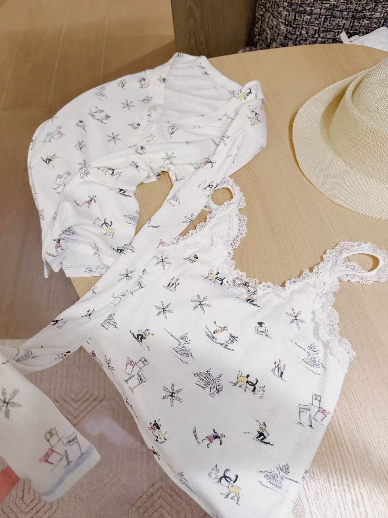 CHANE1 レースベスト+カーディガン ツーピースセット【50％割引+送料無料】