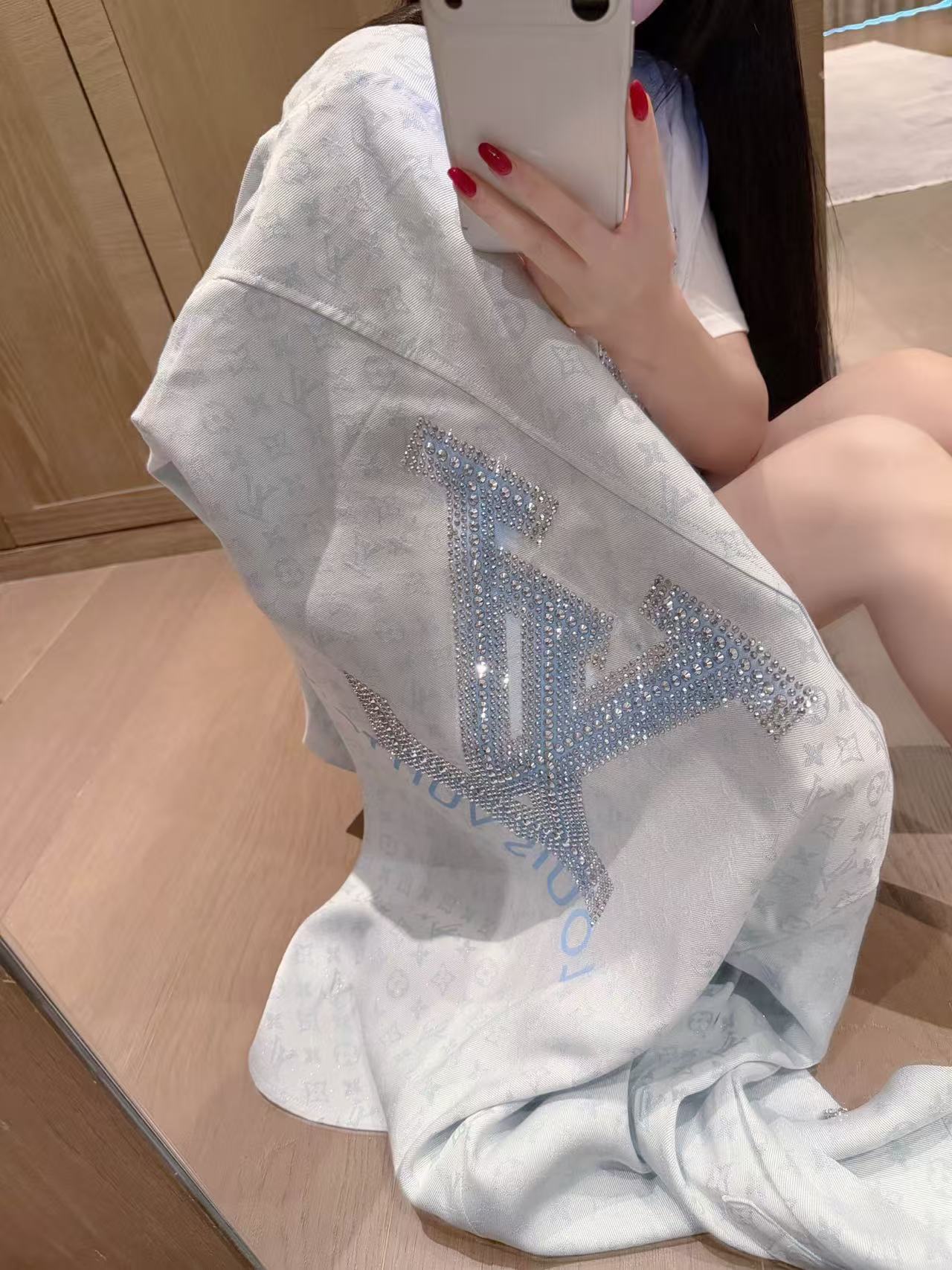 LVラインストーンTシャツ/シャツ【50％割引+送料無料】