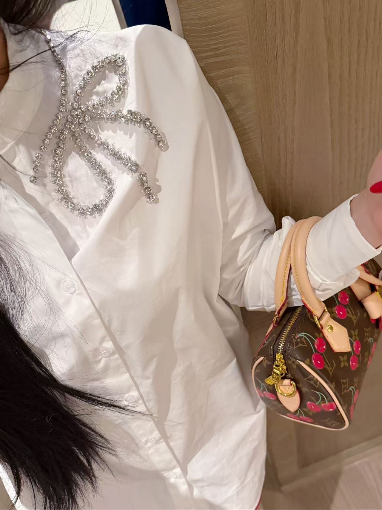 CHANE1 ダイヤモンド刺繍レターシャツ【50％割引+送料無料】