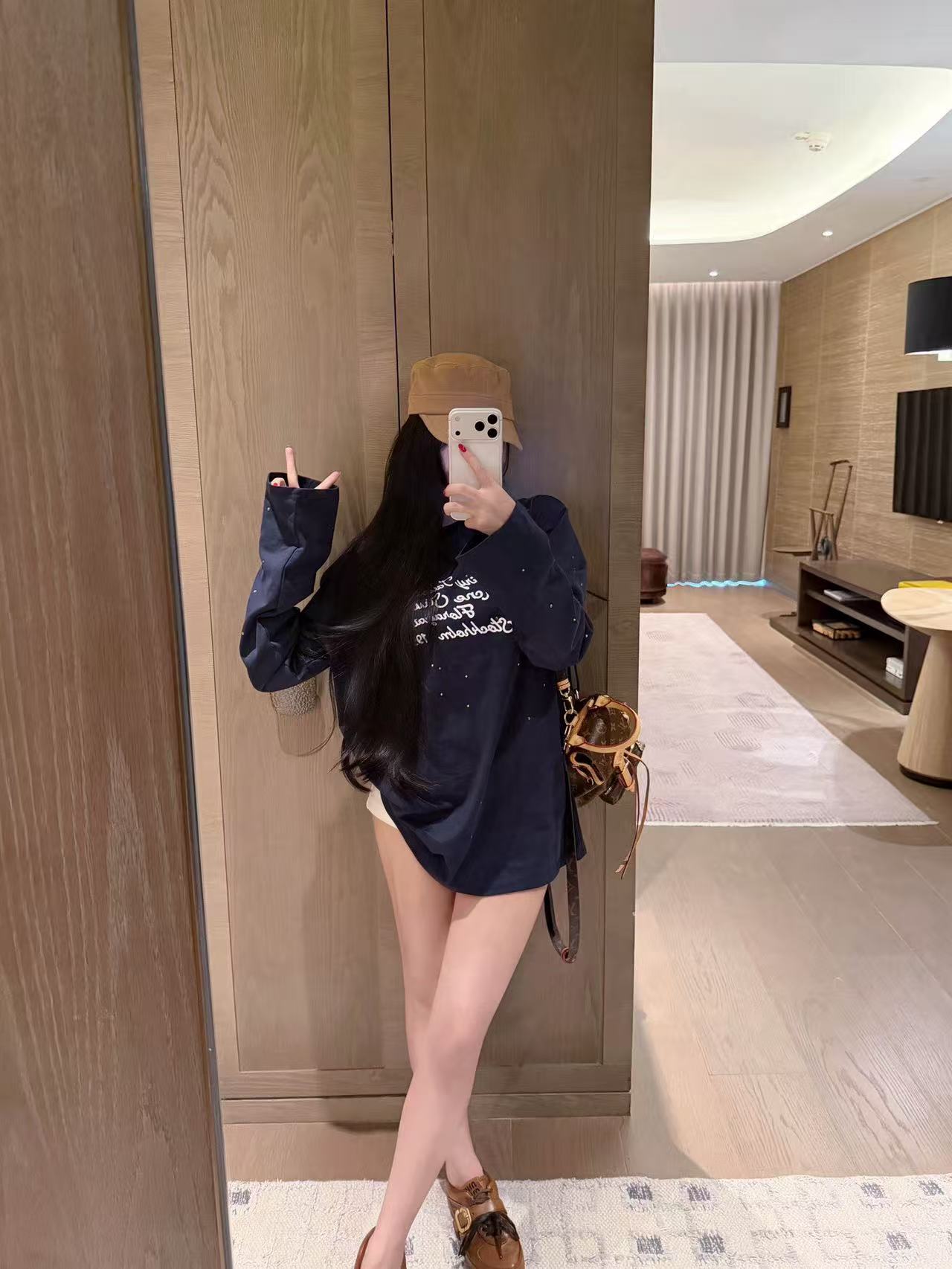 Acne studiosレター長袖Tシャツ【50％割引+送料無料】