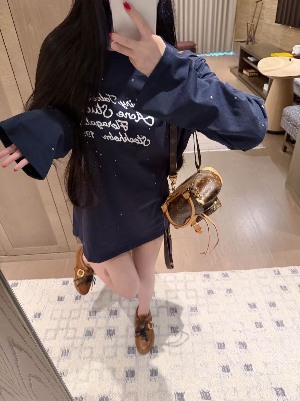 Acne studiosレター長袖Tシャツ【50％割引+送料無料】