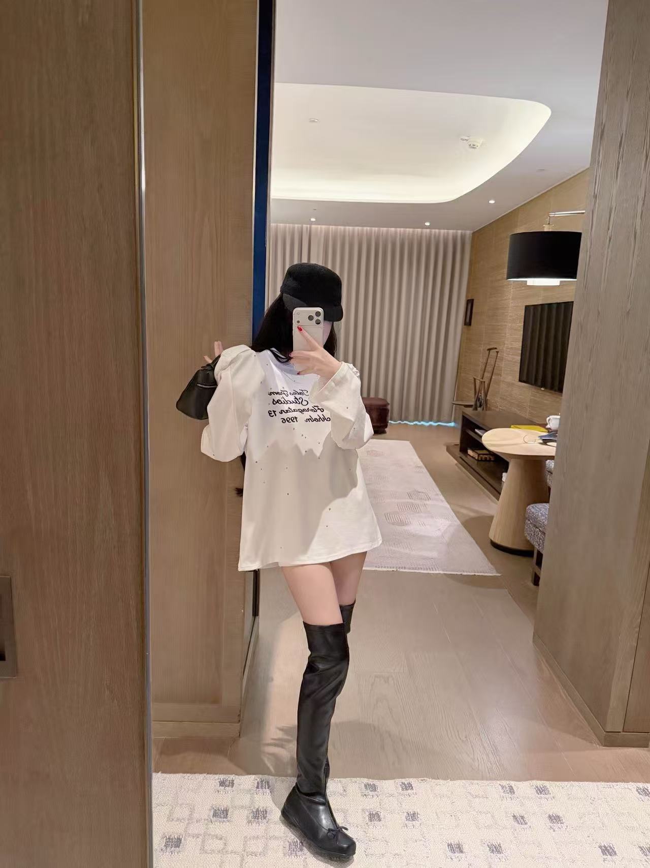 Acne studiosレター長袖Tシャツ【50％割引+送料無料】